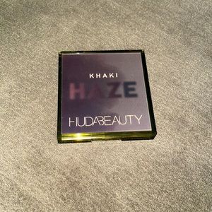 HUDA beauty Haze Obsessions Eyeshadow Palette 💚